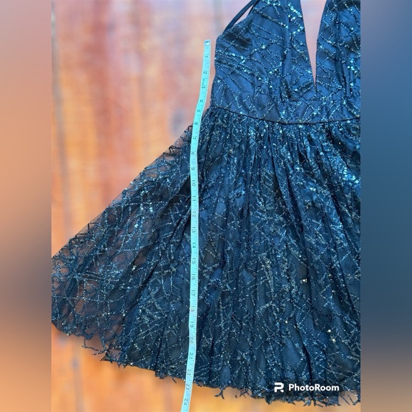 ✨The Perfect Little Black Dress! ✨ - Picture 10 of 13